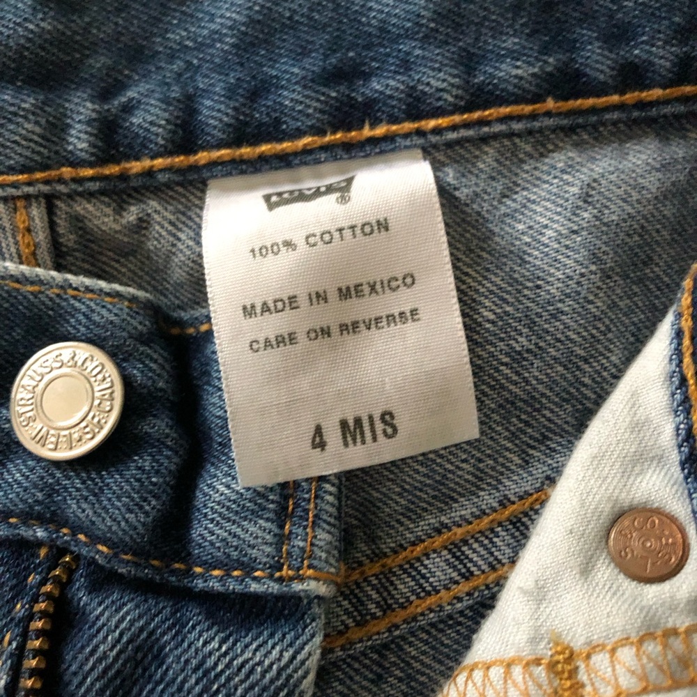 Levi's Classic Indigo shorts - Picture 3 of 3